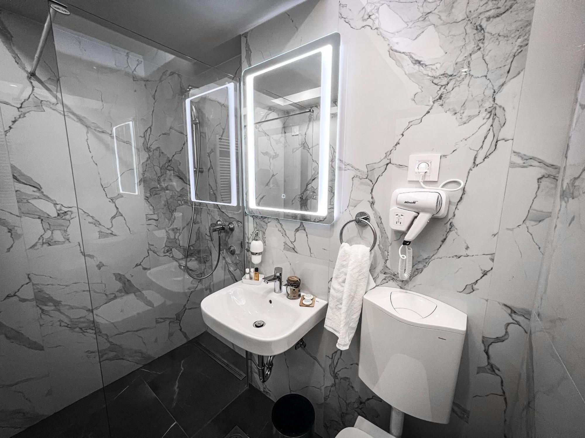 Hotel Laktaši 外观 照片